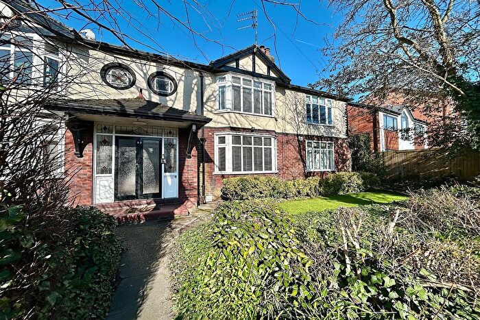 3 Bedroom Flat For Sale In Fog Lane, Didsbury, M20