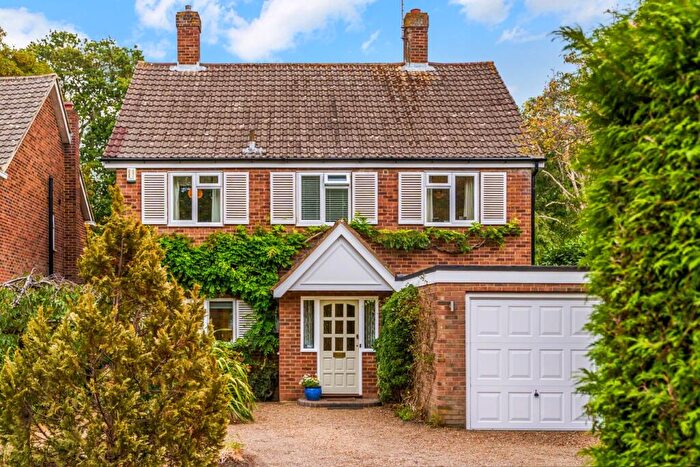 4 Bedroom Detached House For Sale In Firlands, Weybridge, KT13
