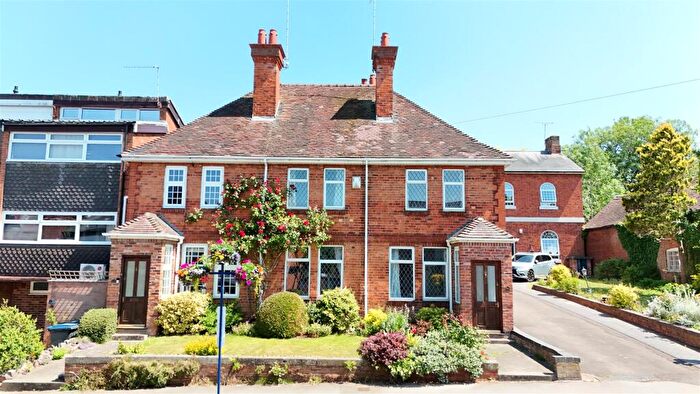 6 Bedroom Detached House For Sale In Henley Street, Alcester, B49