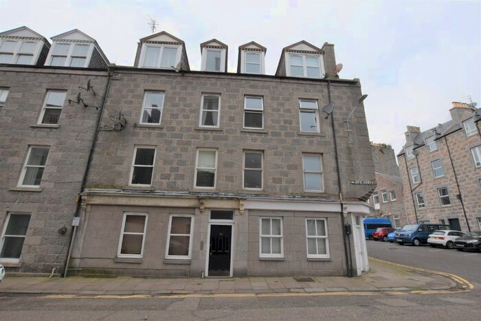 2 Bedroom Flat To Rent In Spa Street, City Centre, Aberdeen, AB25