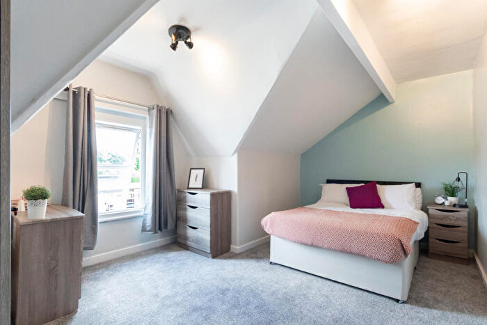 7 Bedroom House To Rent In Cardigan Road, Leeds, LS6