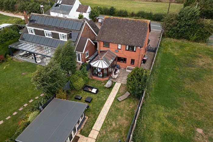 3 Bedroom Detached House For Sale In Ashby Road, No Mans Heath, Tamworth, B79