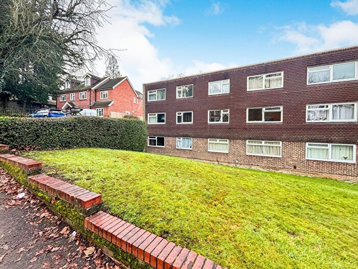 2 Bedroom Flat To Rent In Baron Court, Reading, RG30