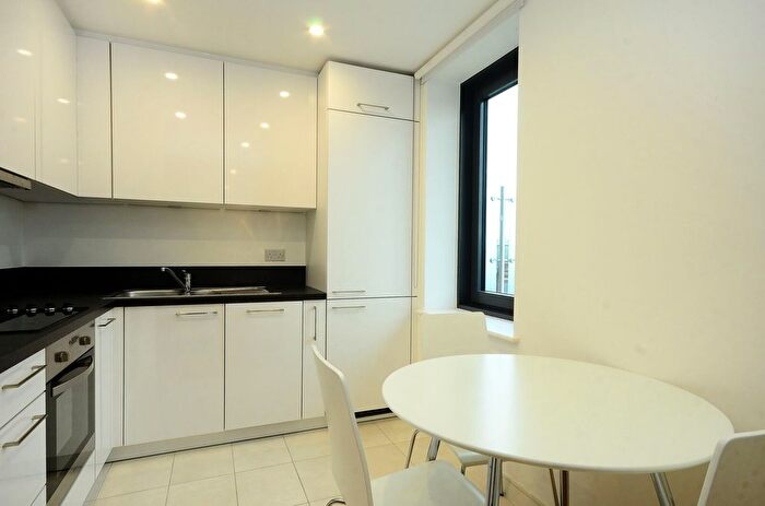 1 Bedroom Flat To Rent In Putney Hill, Putney, London, SW15