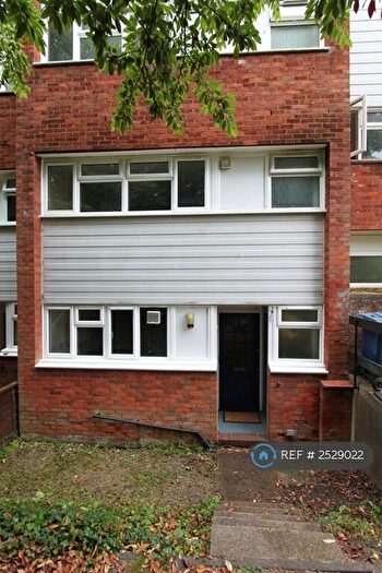 4 Bedroom Terraced House To Rent In Hunters Hill, High Wycombe, HP13