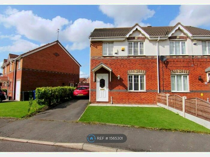 3 Bedroom Semi-Detached House To Rent In Lees Park Avenue, Droylsden, Manchester, M43
