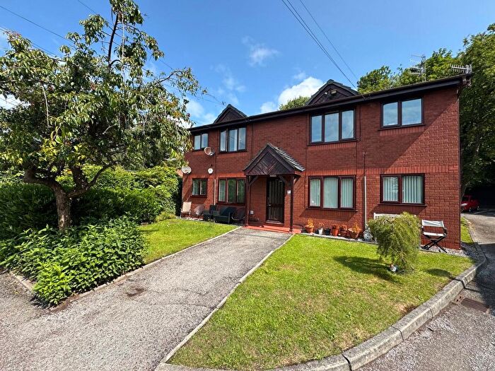 2 Bedroom Flat To Rent In Quarry Street, Woolton, Liverpool, Merseyside, L25
