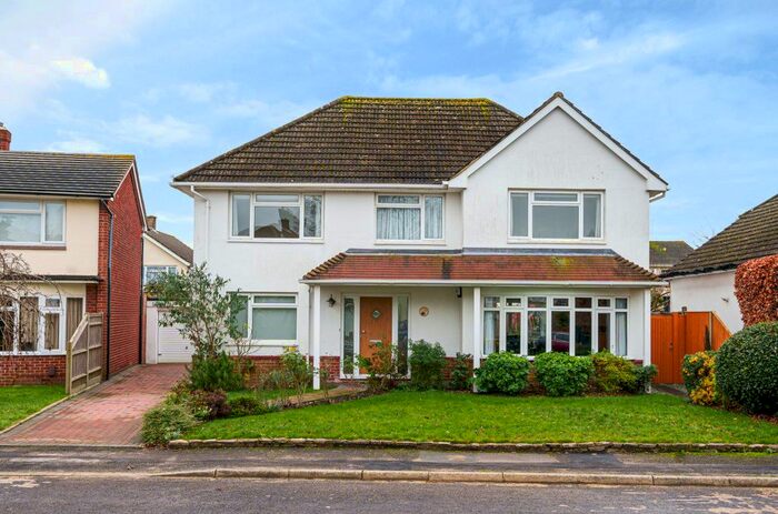 4 Bedroom Detached House For Sale In Marlborough Park, Havant, Hampshire, PO9