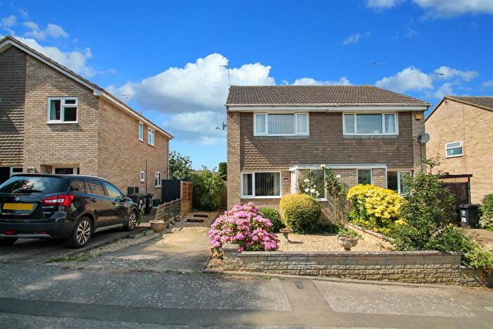 2 Bedroom Semi-Detached House For Sale In Navisford Close, Thrapston, NN14