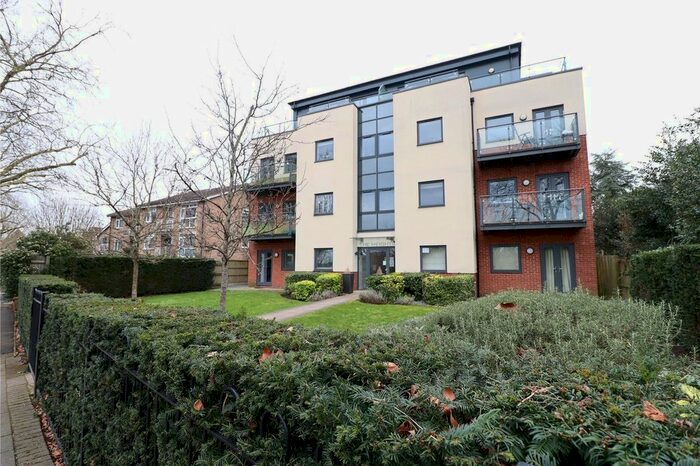 2 Bedroom Flat To Rent In The Heights, Eastbury Road, Bushey, Hertfordshire, WD19