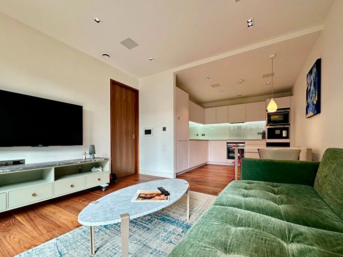 2 Bedroom Flat To Rent In Wood Street, London, EC2Y