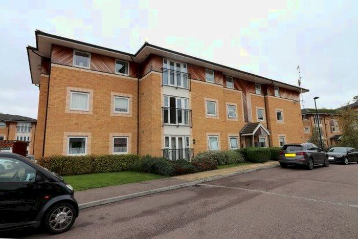 2 Bedroom Flat To Rent In Grangewood Court, Hornchurch RM11
