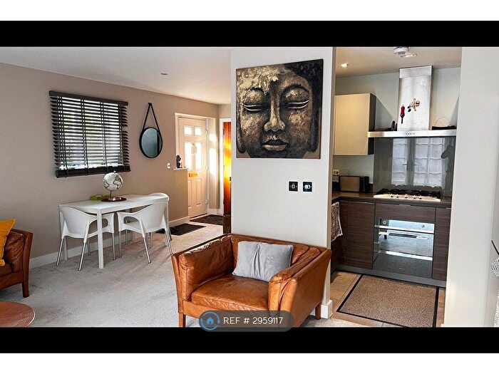 2 Bedroom Bungalow To Rent In Woodcote Close, Bushey, WD23