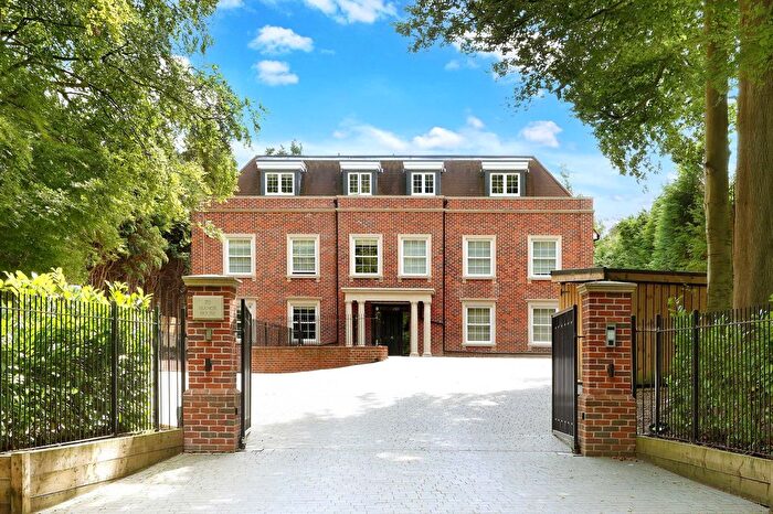 2 Bedroom Flat For Sale In Ledborough Lane, Beaconsfield, HP9