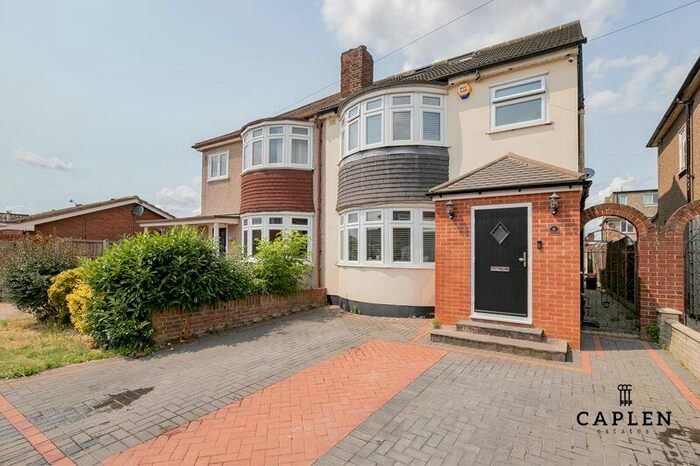 4 Bedroom Semi-Detached House To Rent In Lagonda Avenue, Ilford, IG6