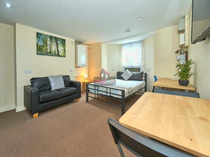 Studio To Rent In Carlton Road, Salford, Manchester, M6