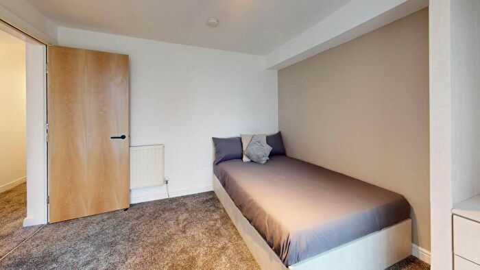 4 Bedroom Flat To Rent In Wilmslow Road, Withington, M20