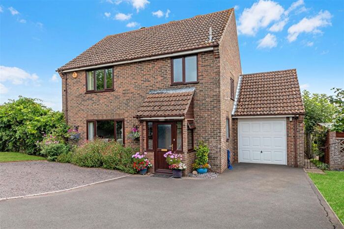 5 Bedroom Detached House For Sale In Pitts Orchard, Sturminster Newton, DT10