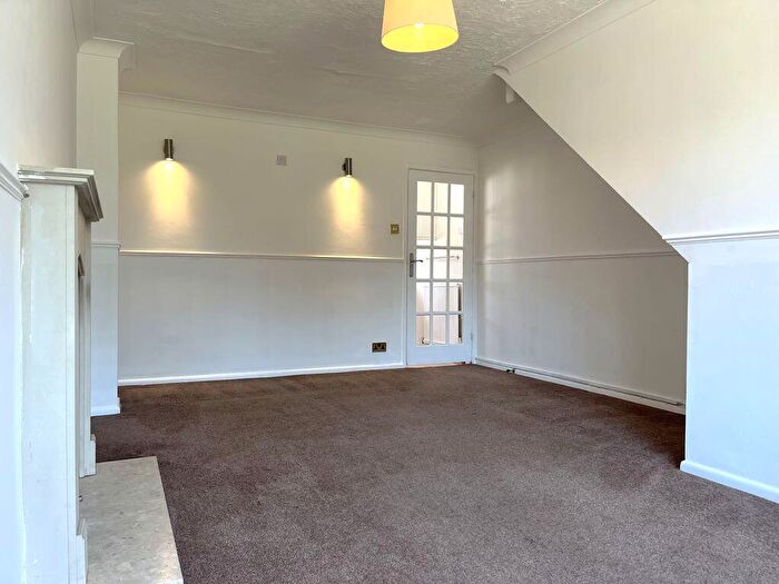 3 Bedroom End Of Terrace House For Sale In Northmoor, Wareham, BH20 - Photo 5