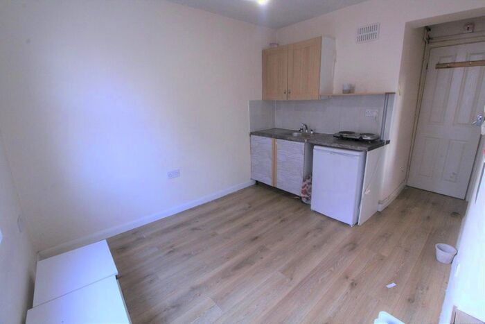 Studio To Rent In Hertford Road, Enfield EN3