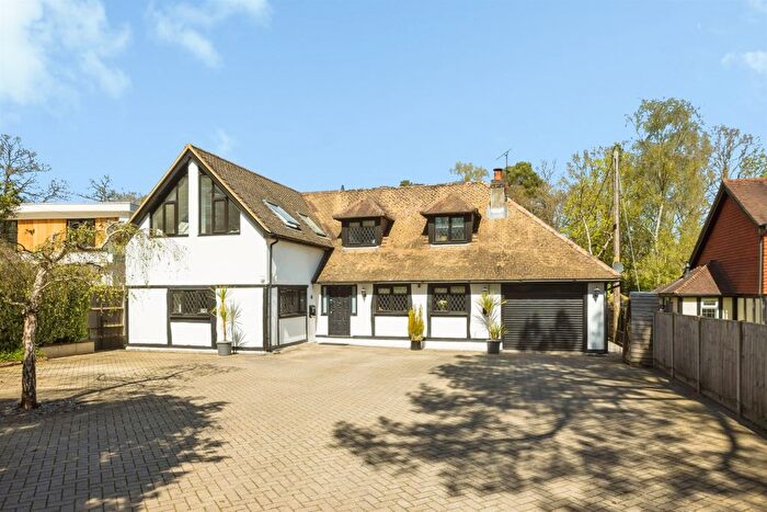 5 Bedroom Detached Bungalow For Sale In Snow Hill, Copthorne, Crawley, RH10