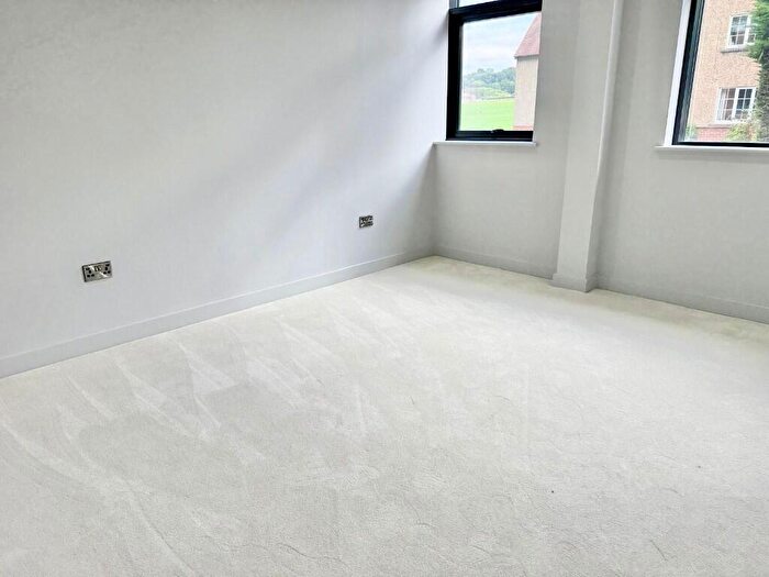 2 Bedroom Apartment To Rent In Pool Road, Leeds, West Yorkshire, LS21