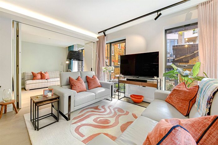 2 Bedroom Flat To Rent In Chapter House, - Parker Street, Camden, London, WC2B