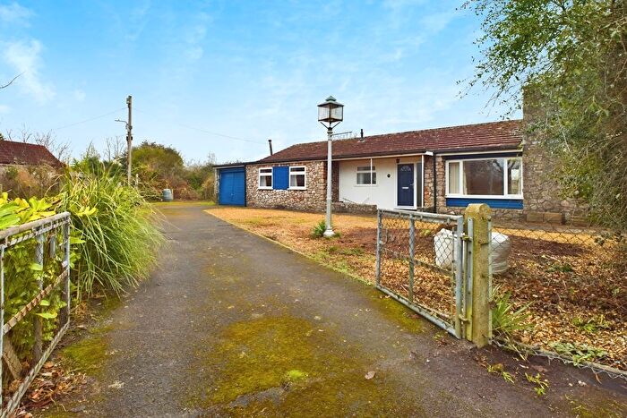 3 Bedroom Bungalow For Sale In Cabot Way, Ham Green, Bristol, BS20