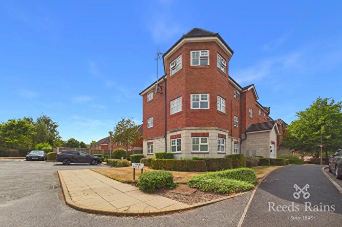 2 Bedroom Apartment For Sale In Sandbach Drive, Northwich, Cheshire, CW9