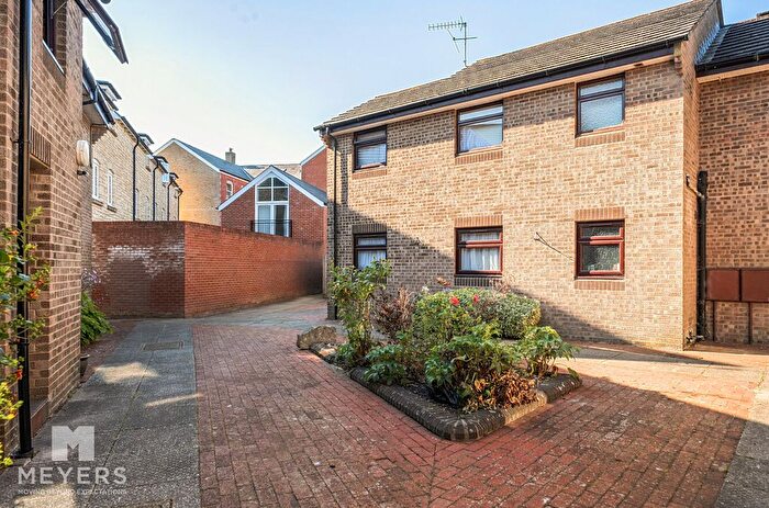 2 Bedroom Flat For Sale In High East Street, Dorchester, DT1