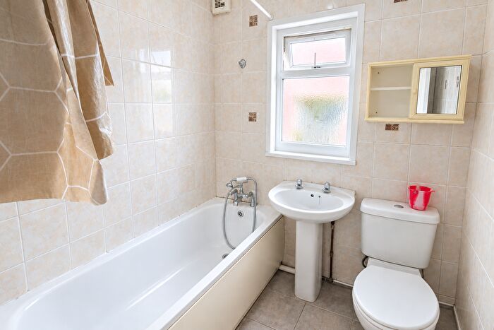 4 Bedroom Terraced House To Rent In Southall, UB1