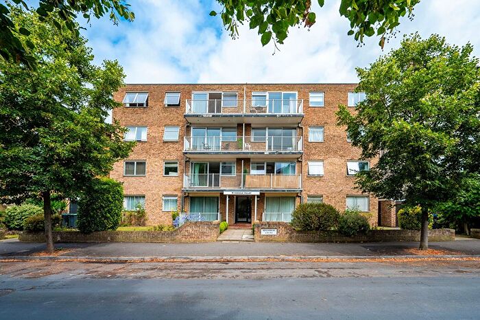 2 Bedroom Flat To Rent In Grove Road, Surbiton, KT6