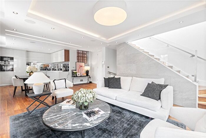 2 Bedroom Maisonette To Rent In Marylebone Street, London, W1G