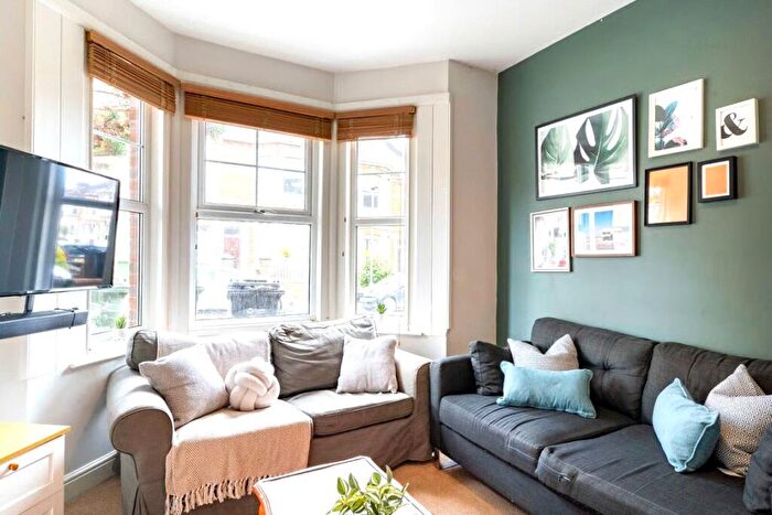 7 Bedroom Terraced House To Rent In Park Road, Devon, EX1