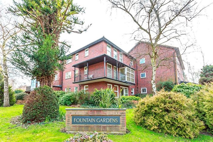 2 Bedroom Flat To Rent In Fountain Gardens, Windsor, Berkshire, SL4