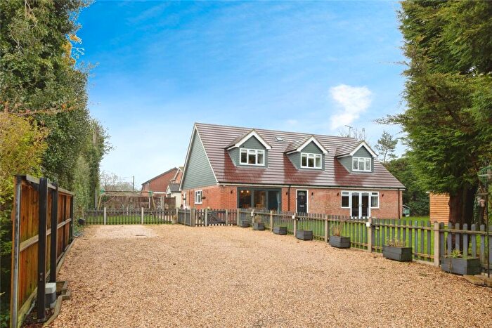 5 Bedroom House For Sale In Clappsgate Road, Pamber Heath, Tadley, Hampshire, RG26