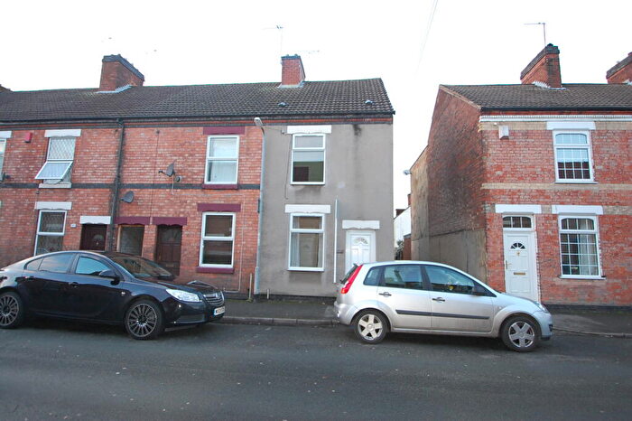 3 Bedroom Terraced House To Rent In Oak Street, Staffordshire, Burton Upon Trent, DE14