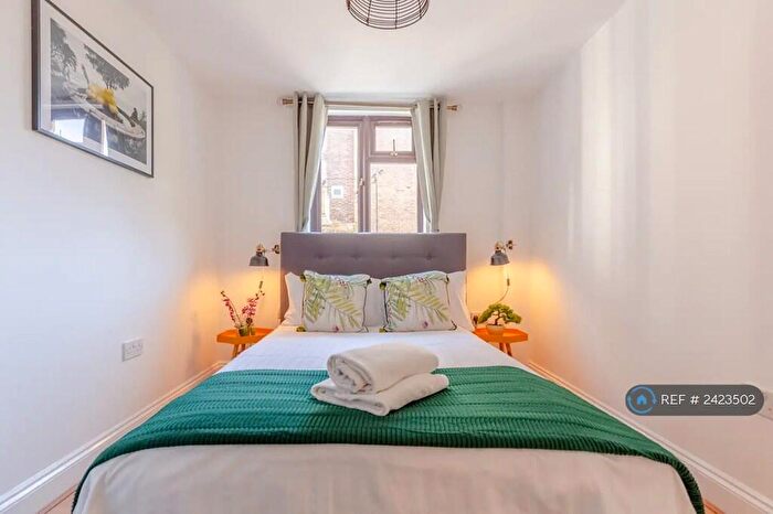 2 Bedroom End Of Terrace House To Rent In Ambergate Street, London, SE17