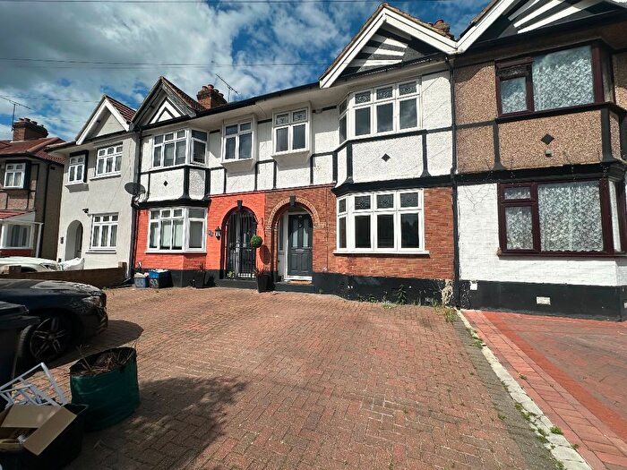 3 Bedroom Semi-Detached House For Sale In Gresham Drive, Romford, RM6