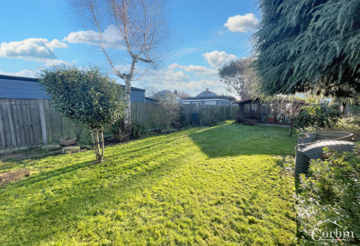 2 Bedroom Detached Bungalow For Sale In Headswell Crescent, Bournemouth, Dorset, BH10