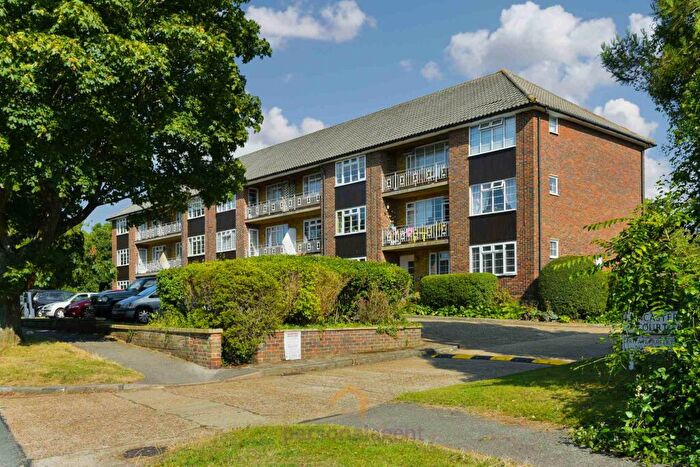 2 Bedroom Apartment To Rent In Lancaster Court, Banstead, SM7