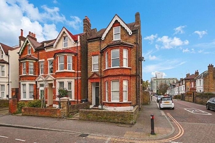 1 Bedroom Flat For Sale In Broughton Road, London, W13