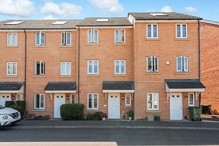 4 Bedroom Terraced House For Sale In Alpine Close, Epsom, KT19