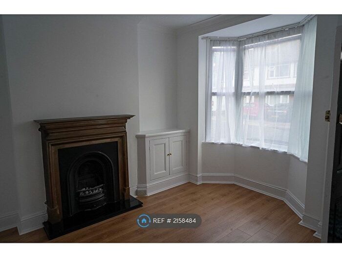 2 Bedroom End Of Terrace House To Rent In Duncan Road, Leicester, LE2