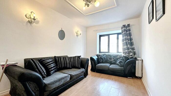 1 Bedroom House To Rent In Saint Peter's Street, Cardiff, CF24