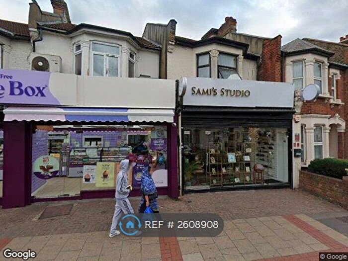 2 Bedroom Flat To Rent In Forest Gate, London, E7