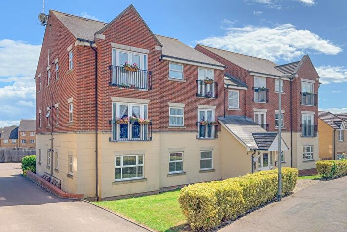 2 Bedroom Flat For Sale In Sandpiper Way, Leighton Buzzard, LU7