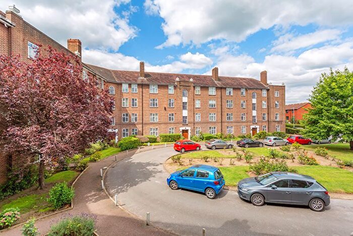 2 Bedroom Flat To Rent In Birkenhead Avenue, Kingston Upon Thames, KT2