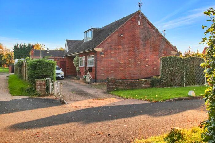 3 Bedroom Detached Bungalow For Sale In Livingstone Avenue, Long Lawford, CV23