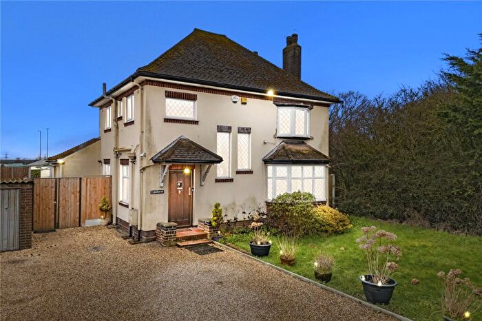 3 Bedroom Detached House For Sale In London Road, Bowers Gifford, Basildon, Essex, SS13